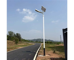 固原路边太阳能路灯安装